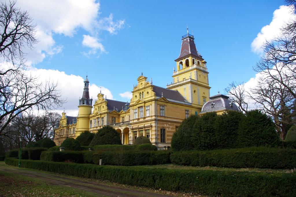 فندق Szabadkígyósفي  Deutsches Haus المظهر الخارجي الصورة